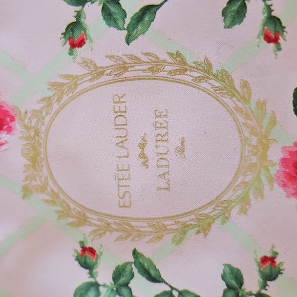 Estée Lauder x Ladurée Limited Edition Cosmetic Pouch With Makeup Samples NWT - Picture 2 of 8